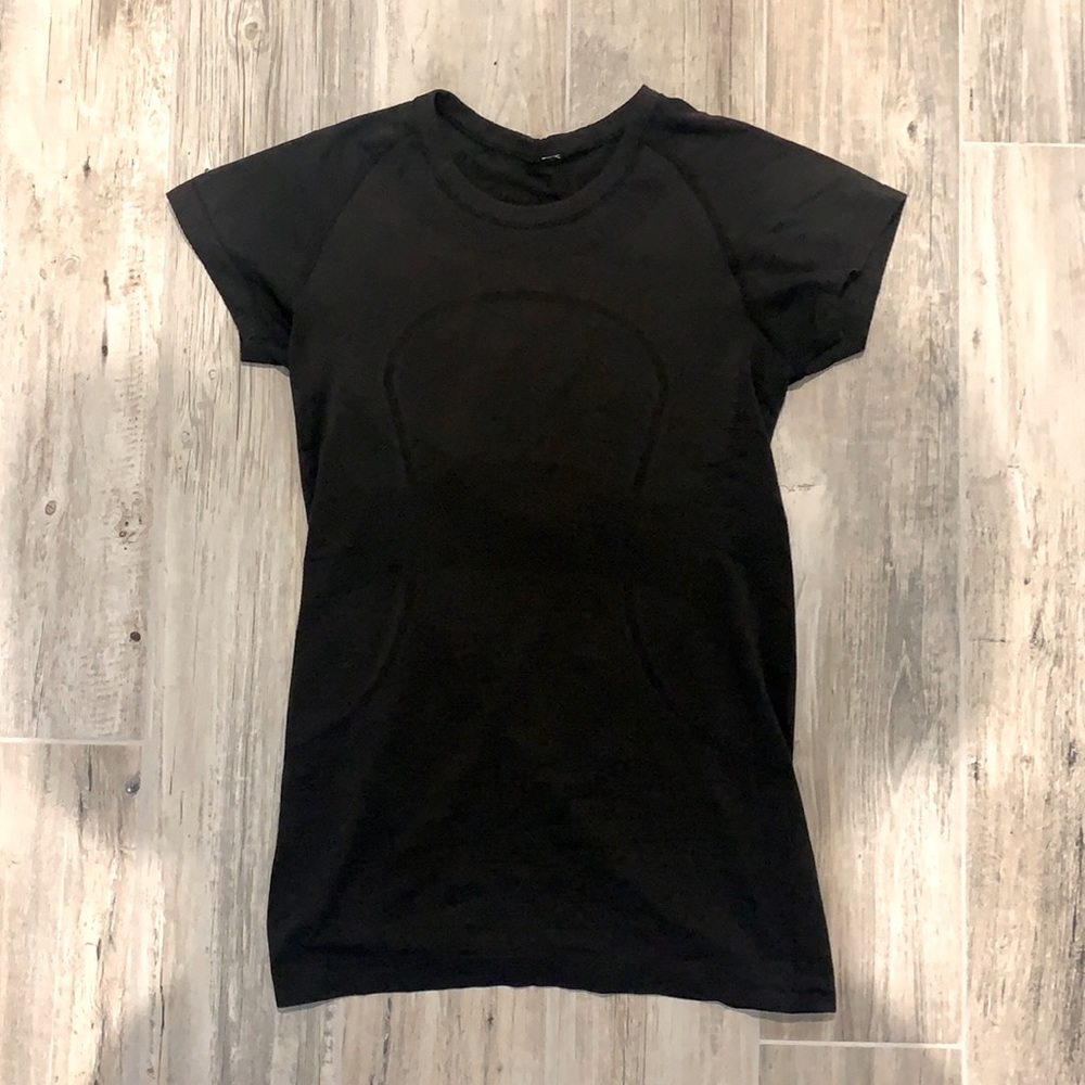Black Lululemon Swiftly Tech Shirt Size 8